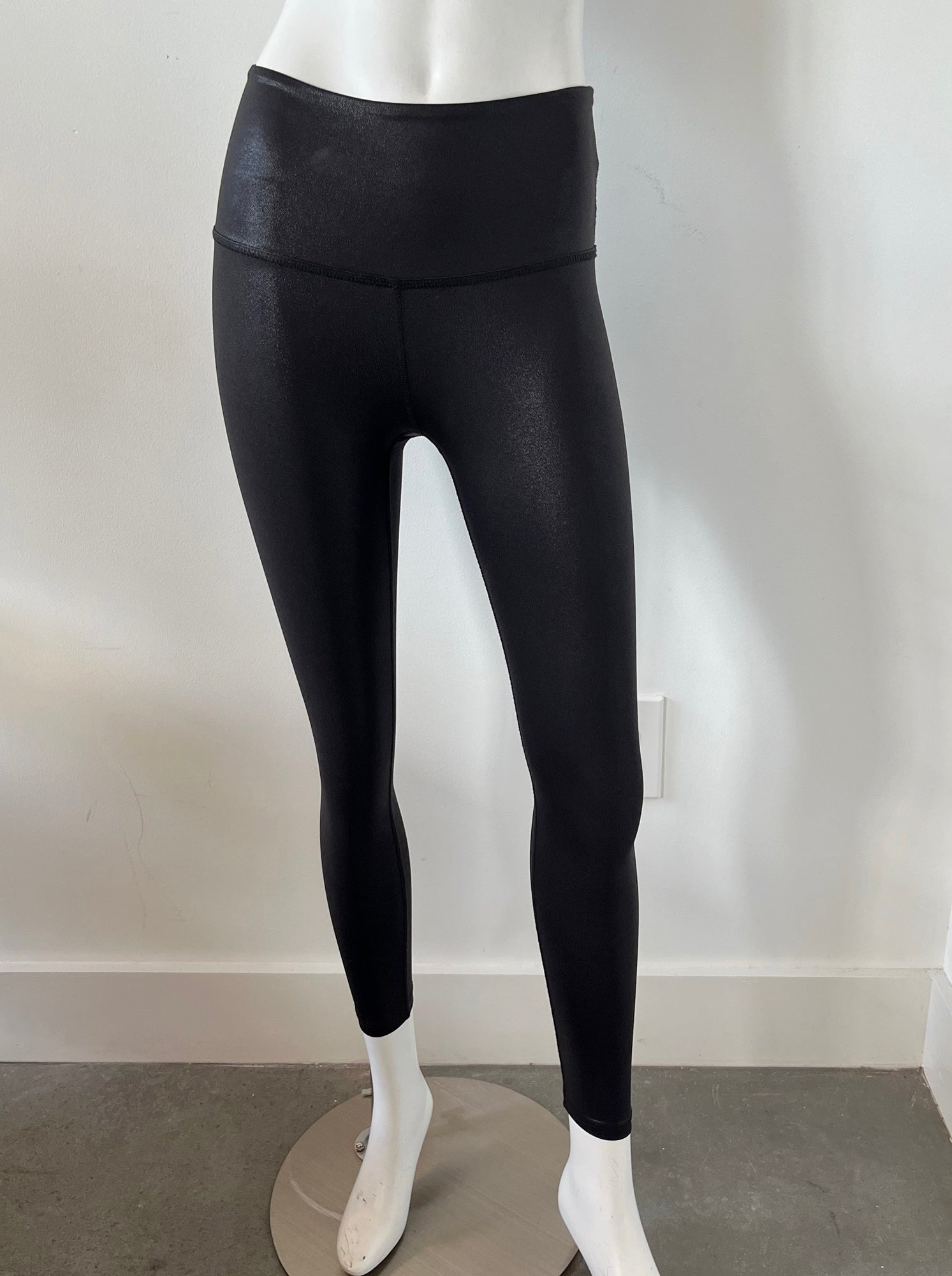 High Rise Metallic Leggings Size XS lesfilsconsignment