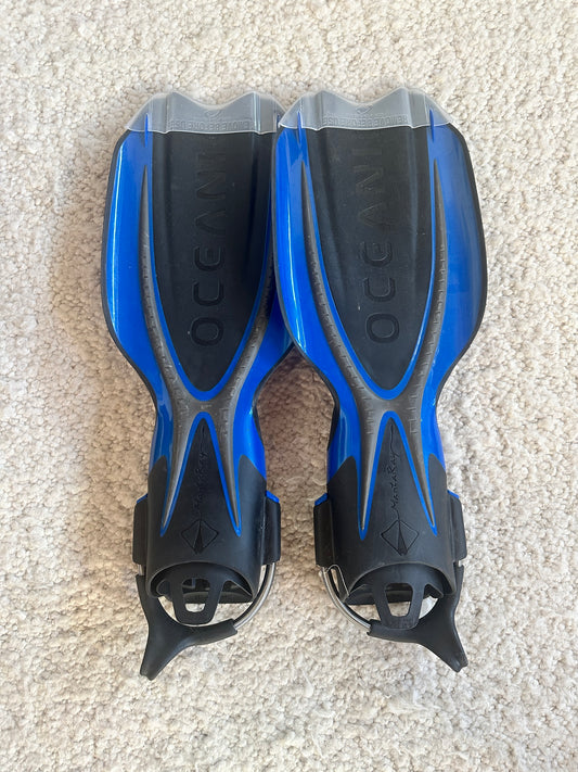 Oceanic Manta Ray Fin XL with Mares Boots Size 10