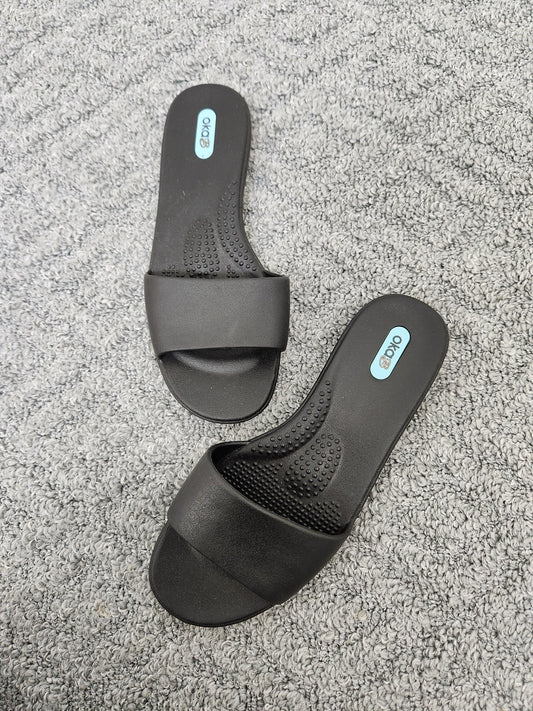 Grace Slides Size Medium