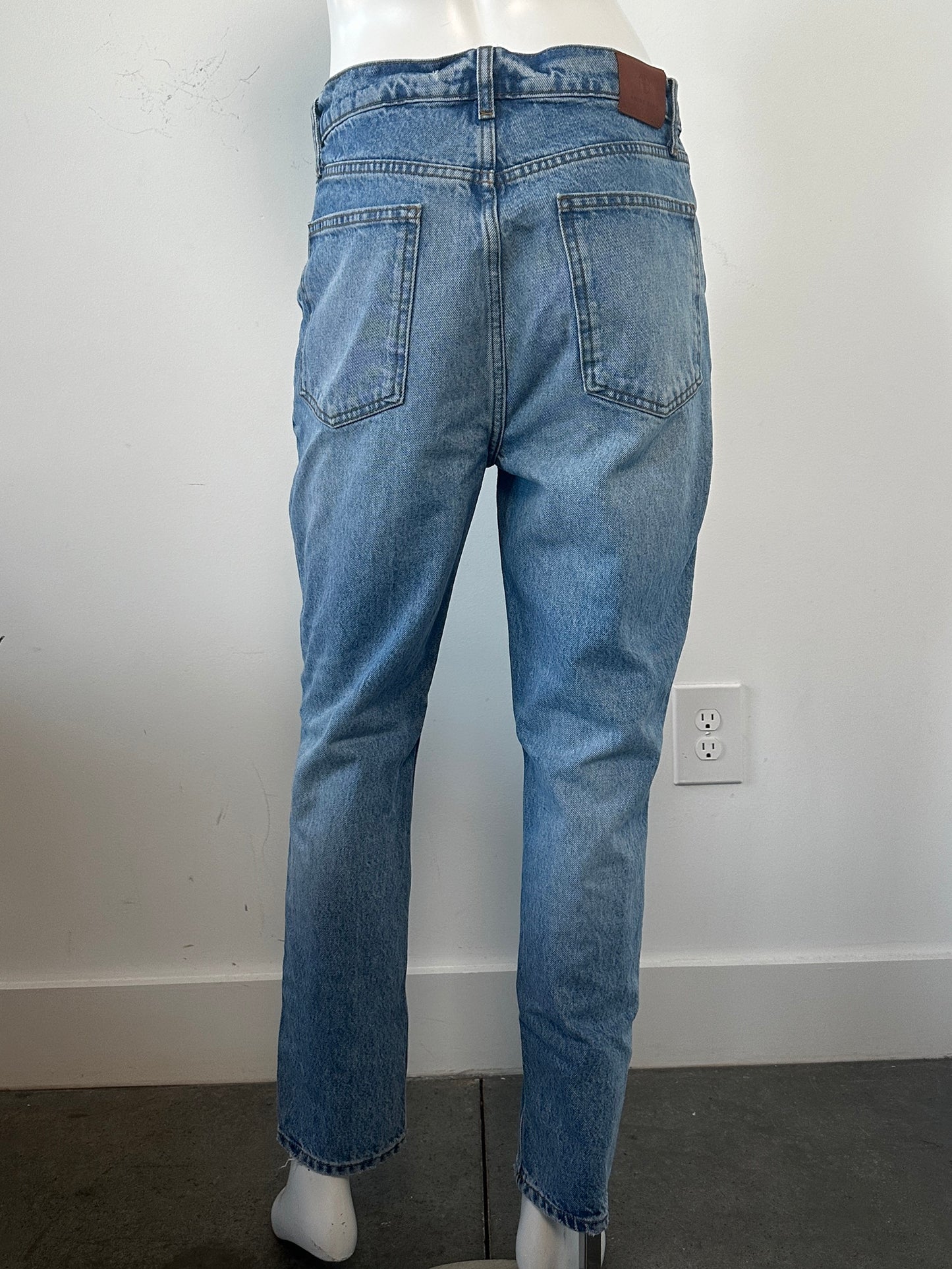 High Rise Straight Leg Jeans Size 30