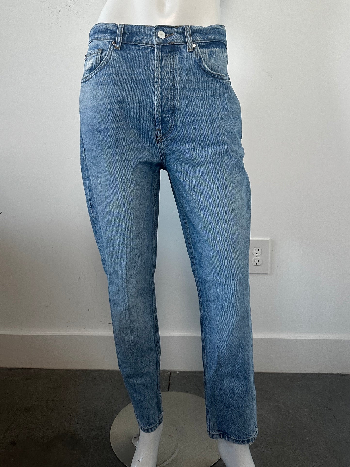 High Rise Straight Leg Jeans Size 30