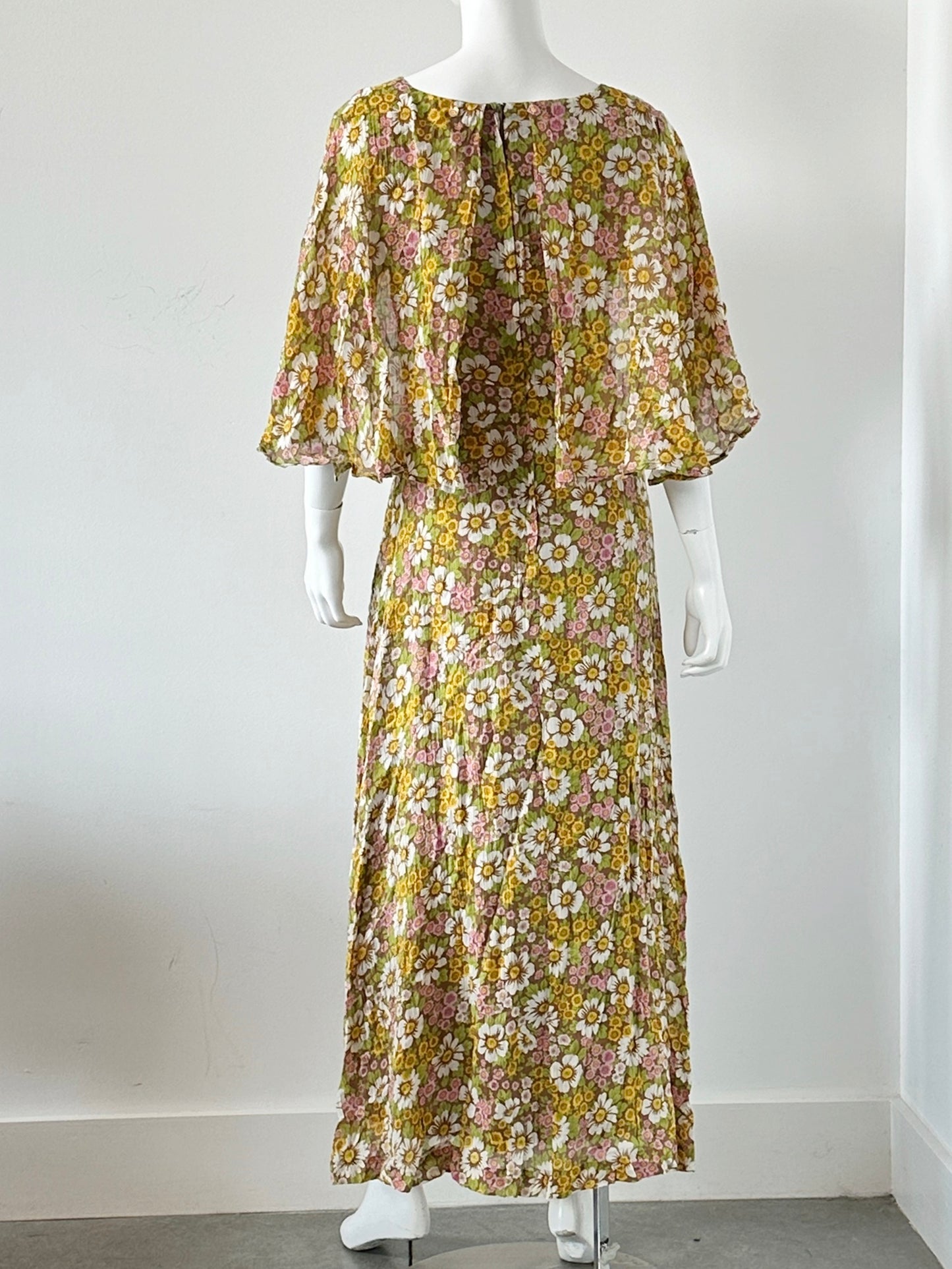 Cape Back Floral Maxi Dress Size Small NWT