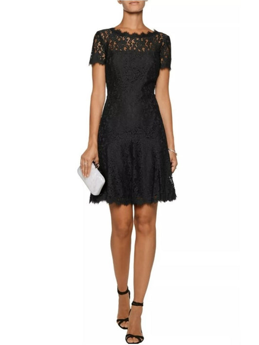 Fifi Lace Dress Size 2 NWT