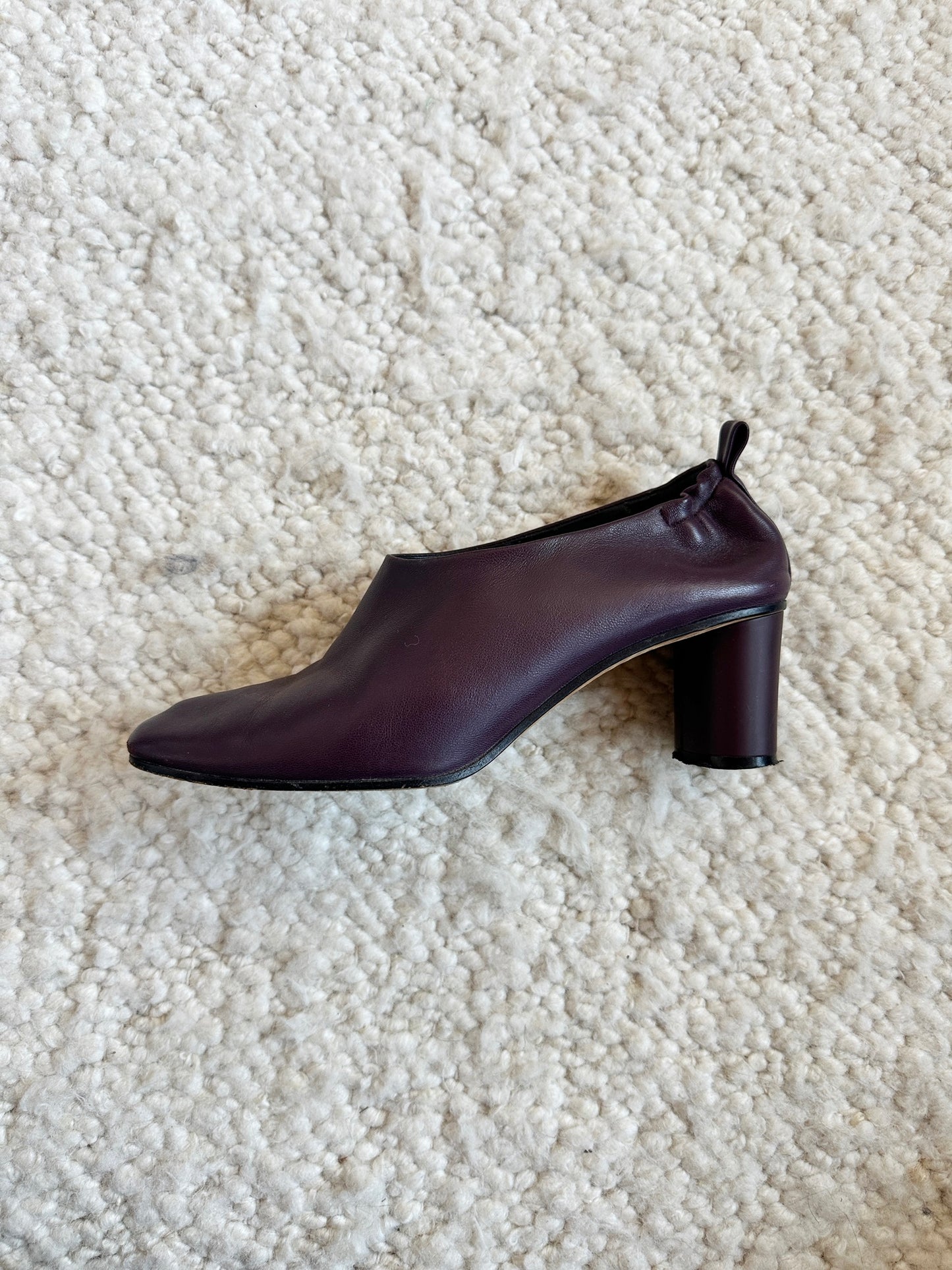 Micol Pumps Size 38 (Fits size 7)