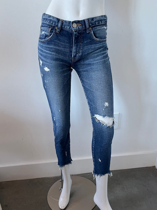 Mid Rise Distressed Jeans Size 26