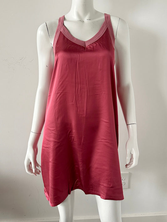 Justine Sleeveless V-Neck Dress Size Large NWT