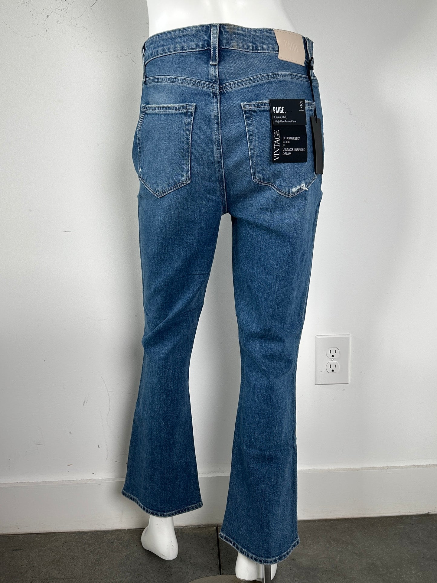 Claudine Jeans Size 29 NWT