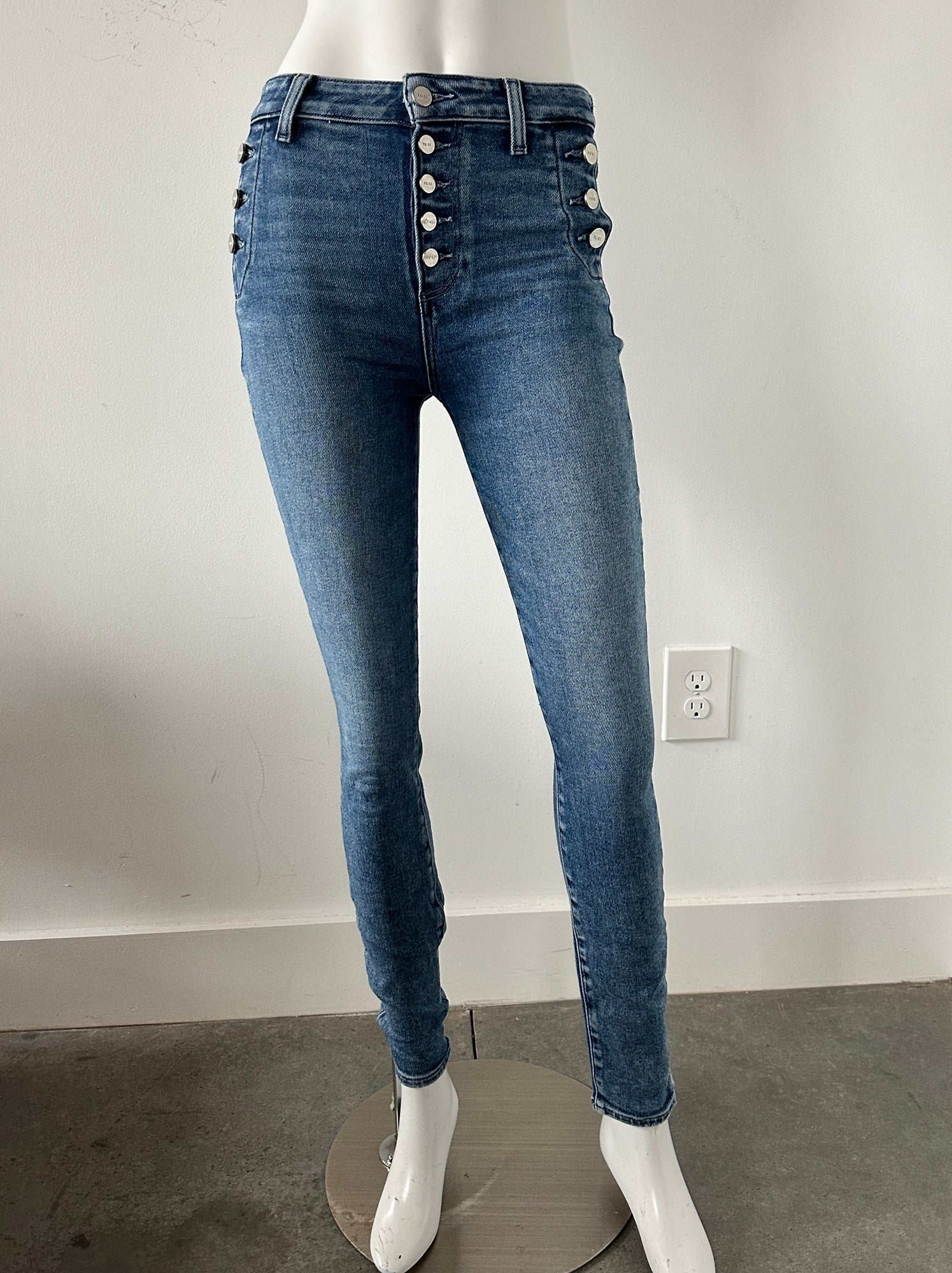 PAIGE deals Emmie ultra Skinny Jeans