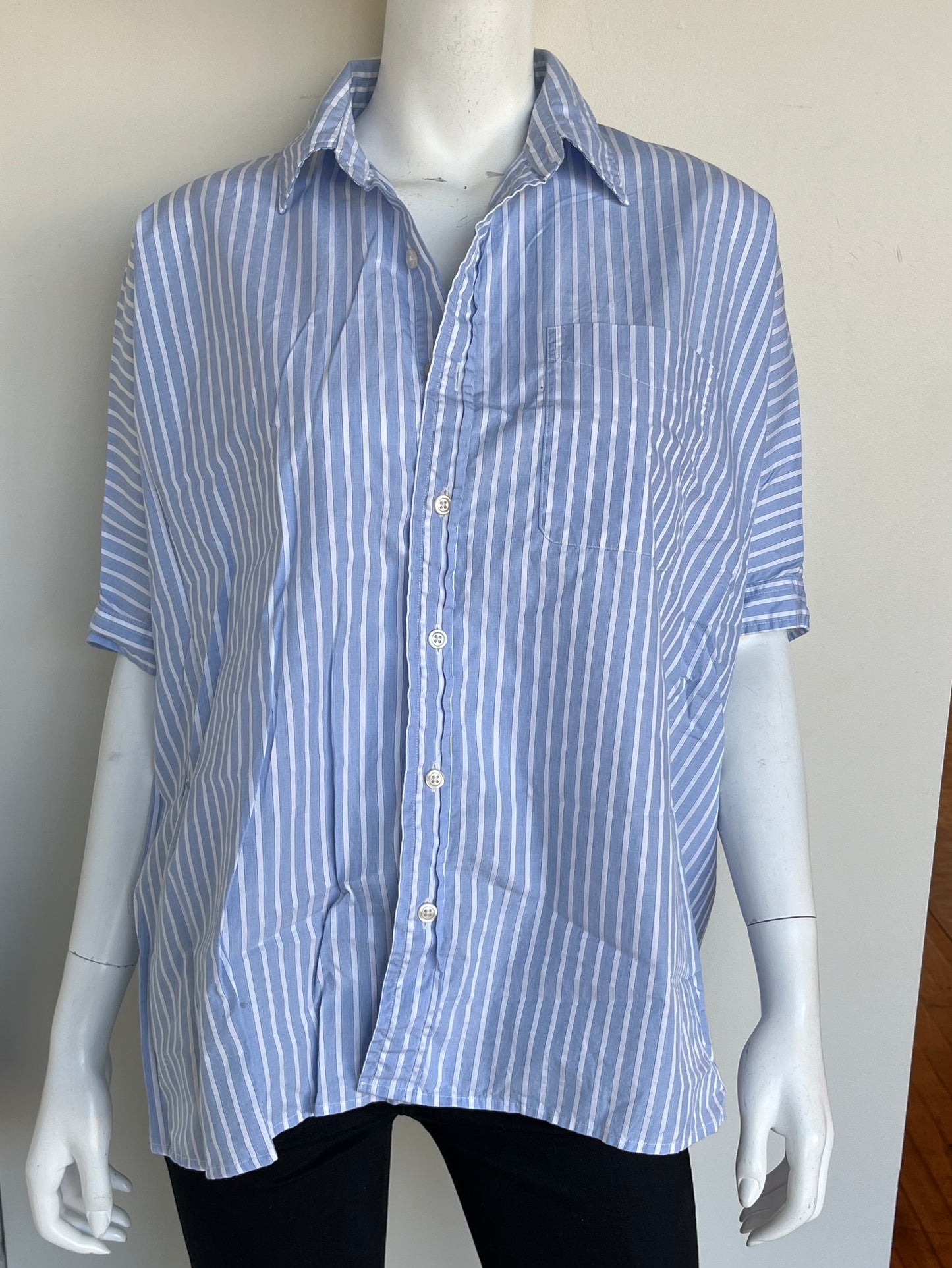 Oversized Boxy Button Up Shirt Size XS