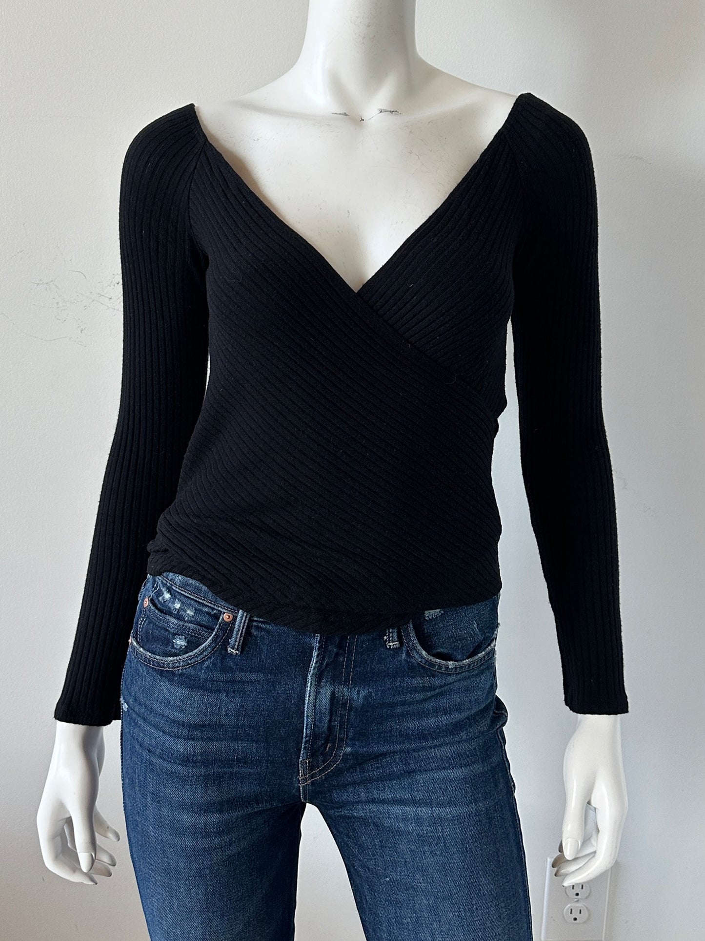 Minnie Ribbed Knit Top Size Medium