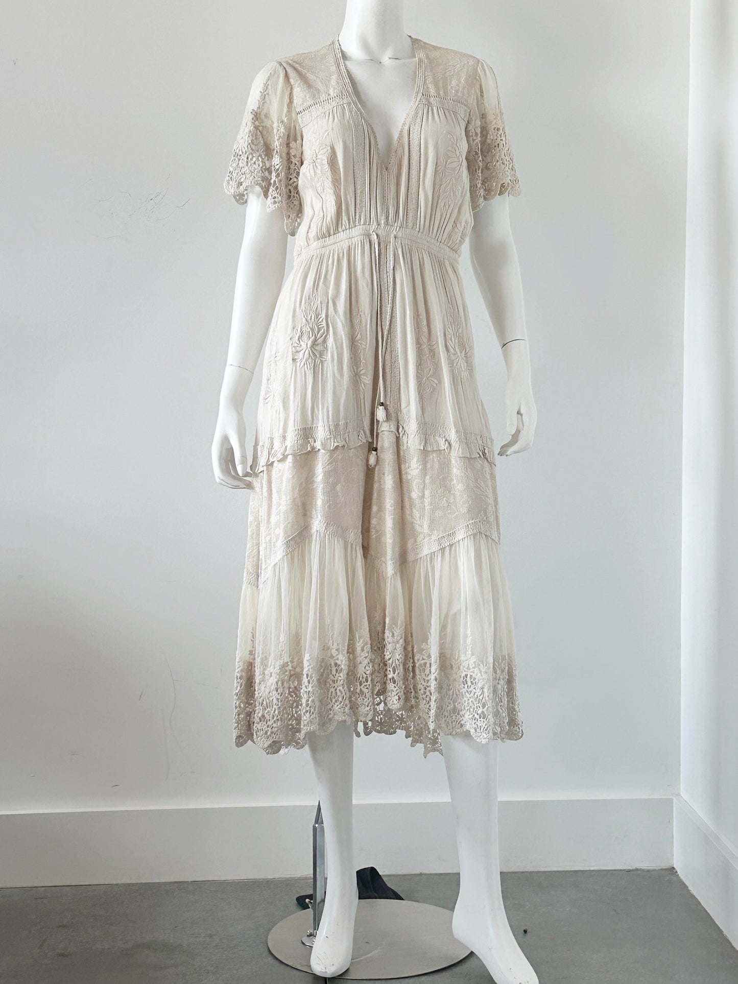 Maggie Embroidered Dress Size Large