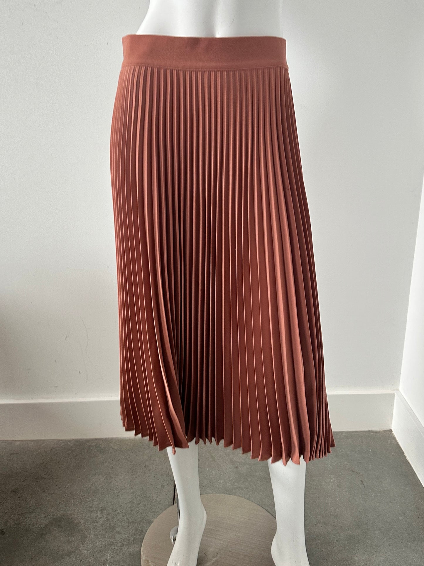 Drape Pleated Skirt Size 6