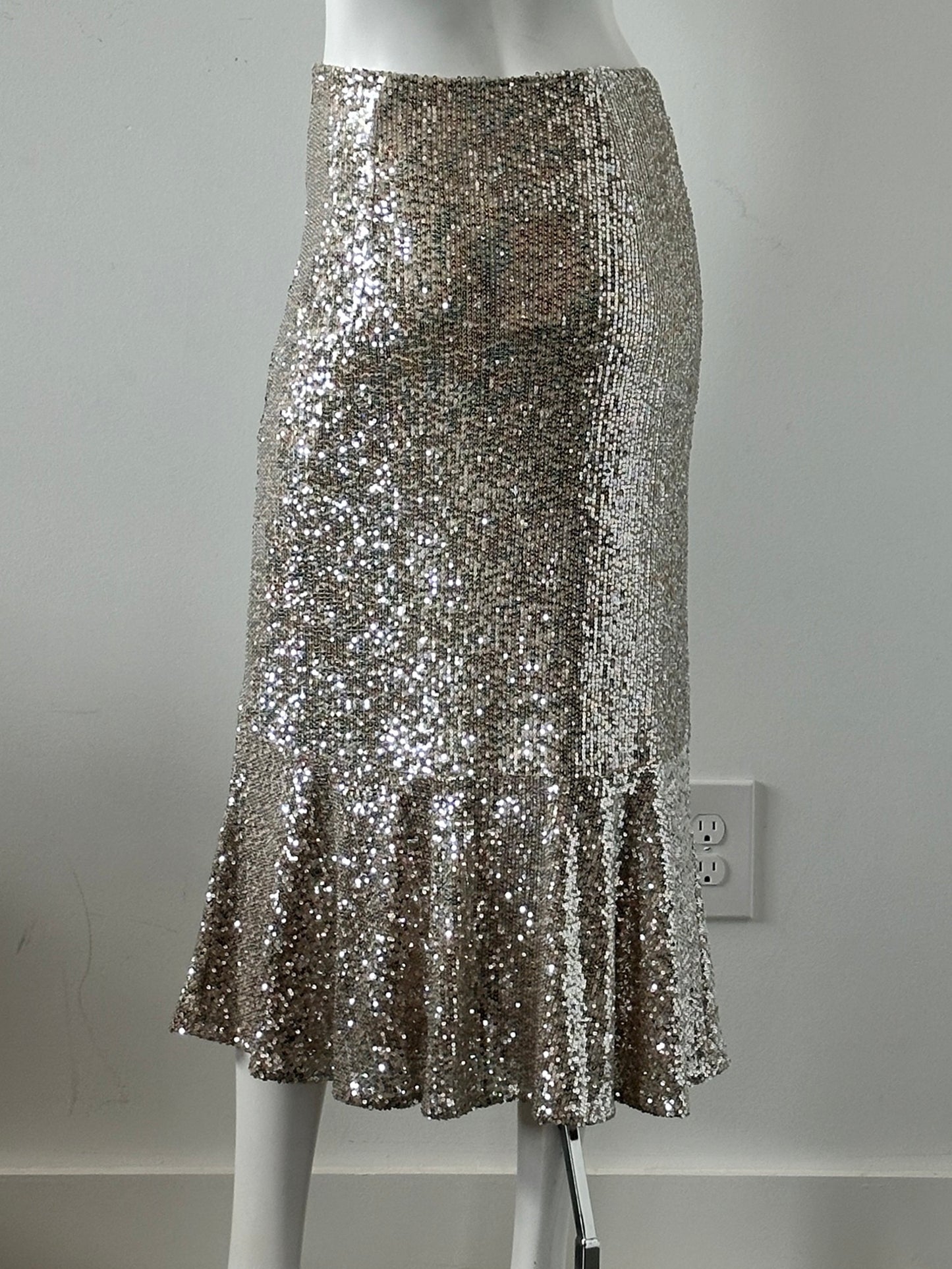 Suki Sequin Size 4 NWT