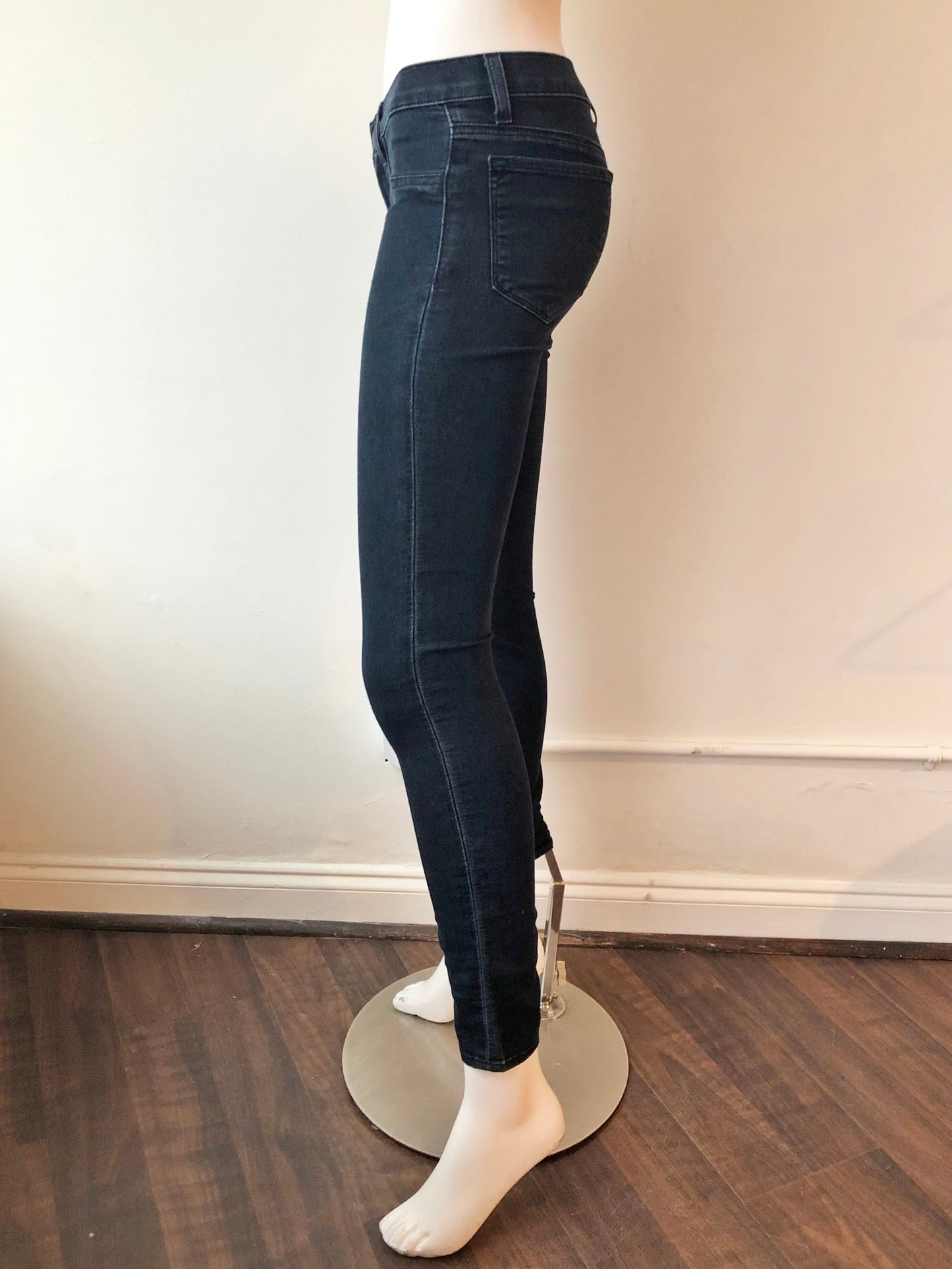 Olympia Low Rise Skinny Jeans Size 26
