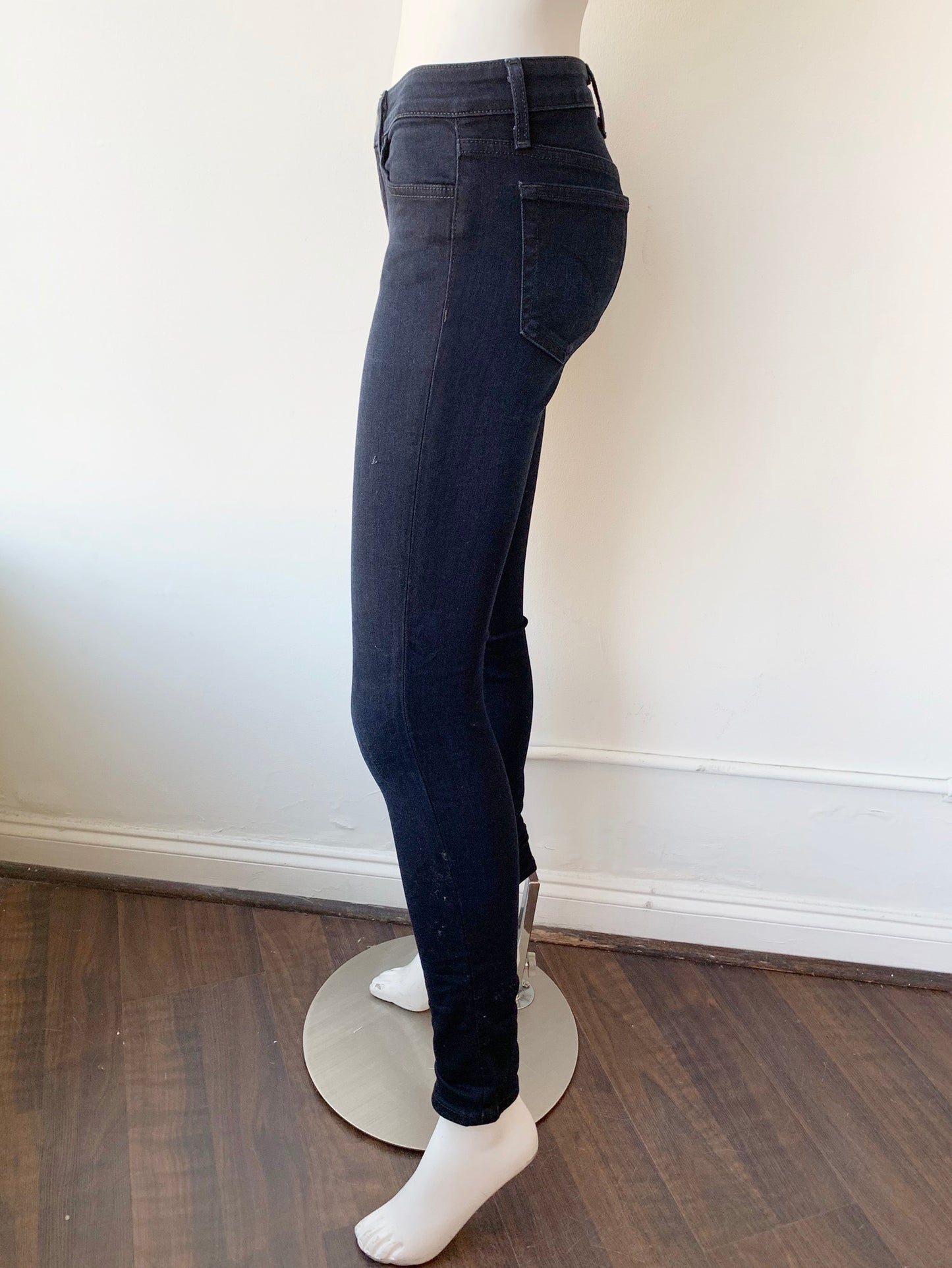 Mid Rise Skinny Jeans Size 25