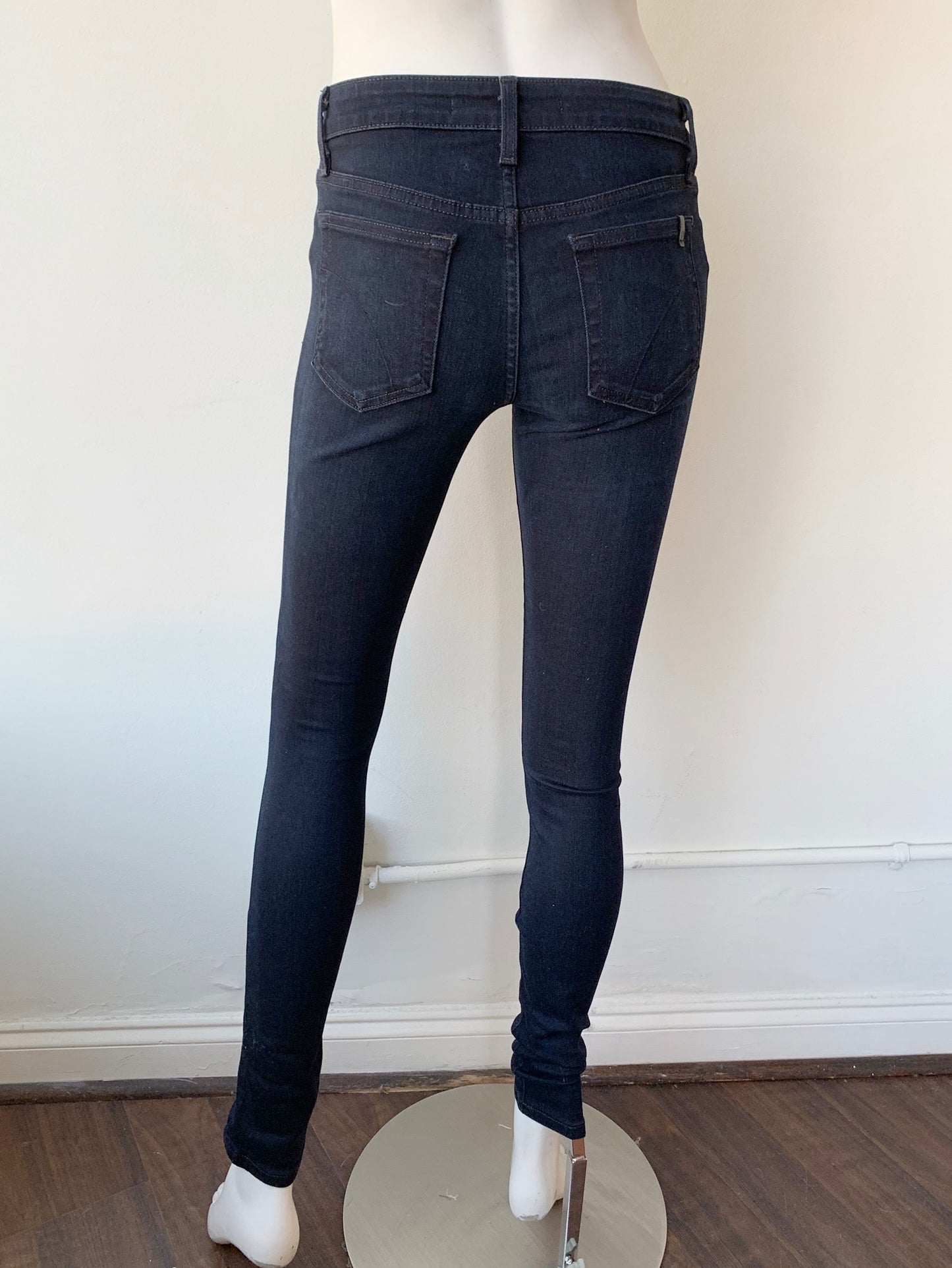 Mid Rise Skinny Jeans Size 25