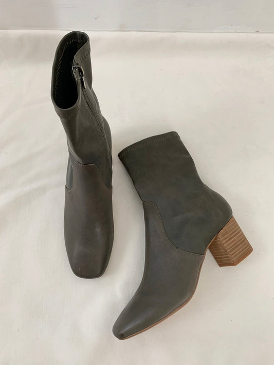 Josie Ankle Boots Size 39 NWOB